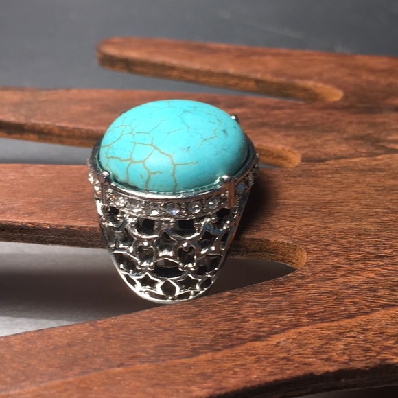 BLING RING-Turquoise/rhinestone/silver tone filagree, prong set, size 8 NWOT - Picture 5 of 12